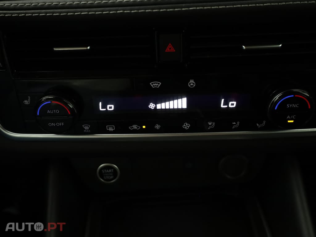 Nissan Qashqai Qashqai 1.3 DIG-T N-Connecta LED Xtronic
