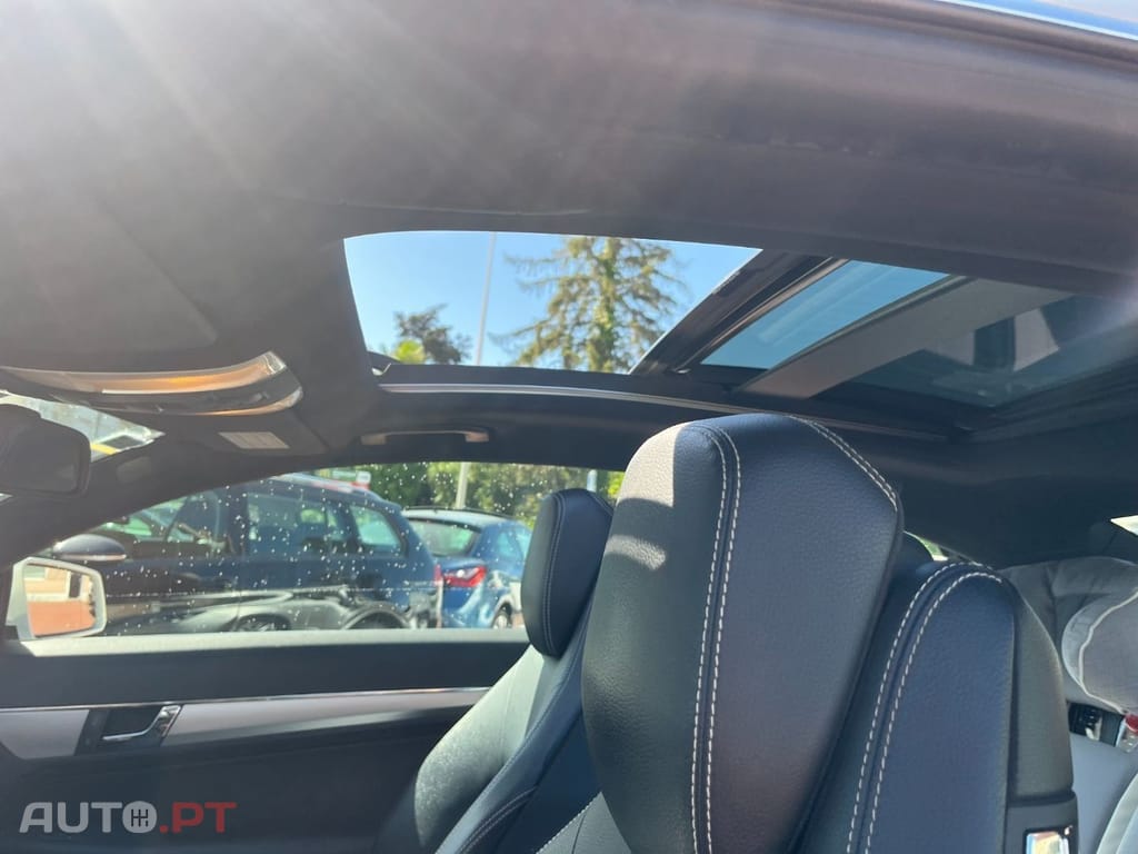 Mercedes-Benz E 220 CDI Avantgarde BlueEfficiency Auto.