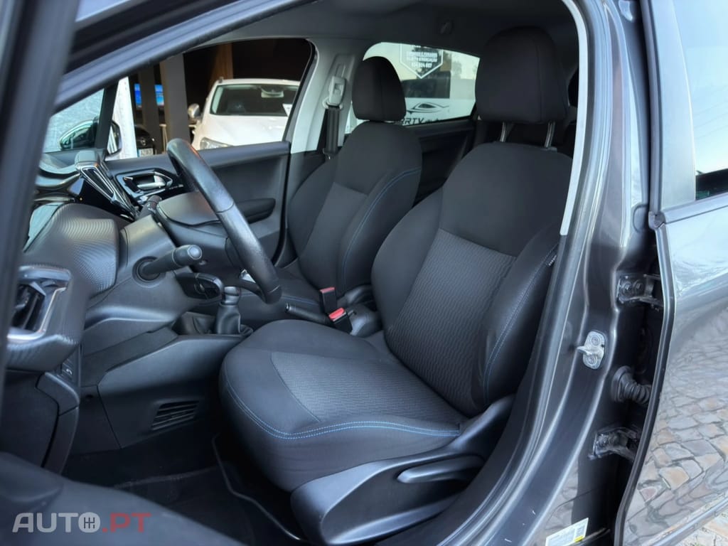 Peugeot 208 1.2 PureTech Style