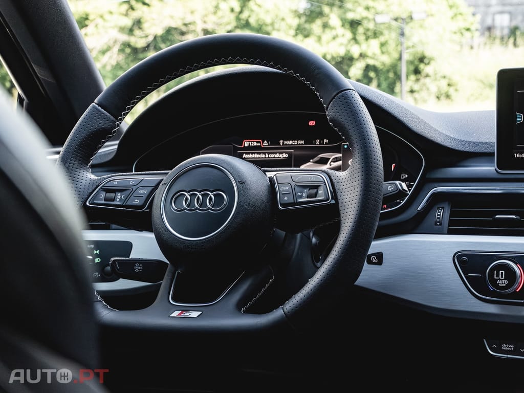 Audi A4 2.0 TDI S-line S tronic