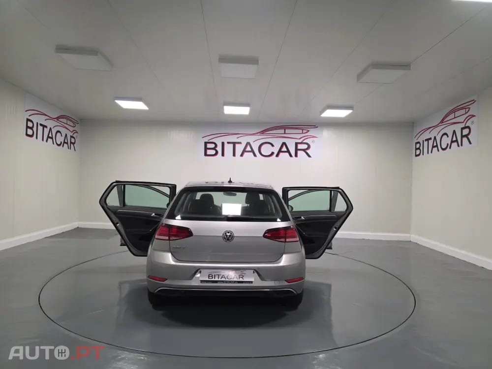 Volkswagen Golf 1.6 TDI CONFORTLINE