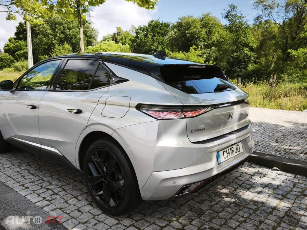 DS DS4 E-TENSE 225 PERFORMANCE LINE+