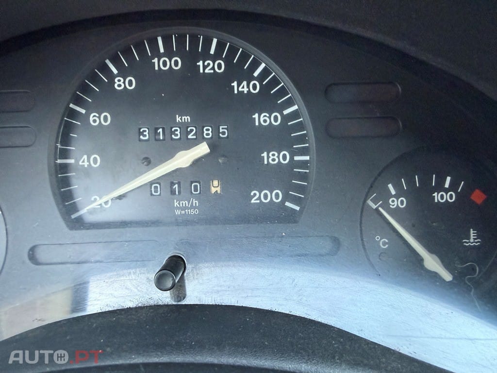 Opel Corsa 1.7 D Janelas Base