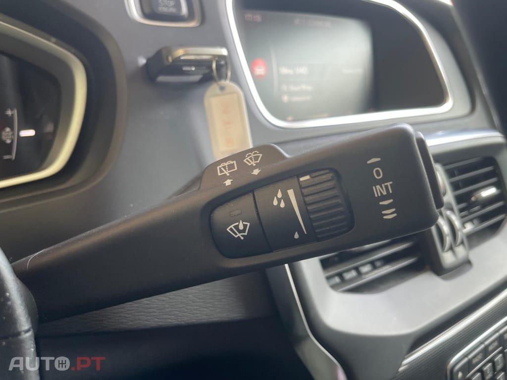 Volvo V40 2.0 D2 Momentum Eco