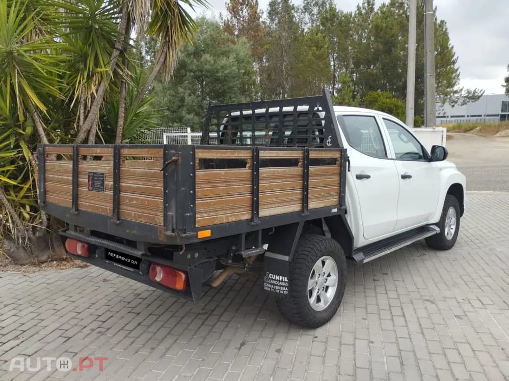 Mitsubishi L200 2.3 DI-D Space Cab Invite 4WD