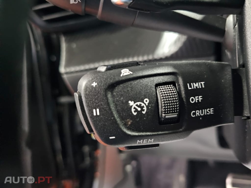 Peugeot 2008 1.2 PureTech GT EAT8