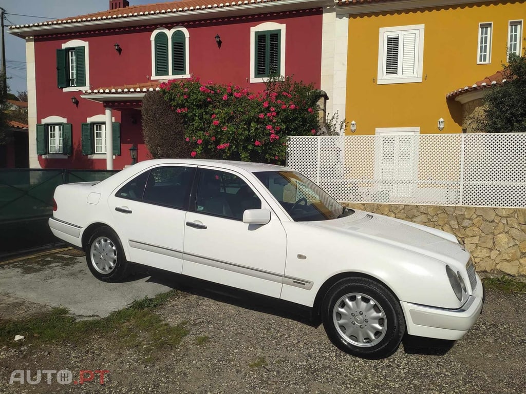 Mercedes-Benz E 220 d Elegance