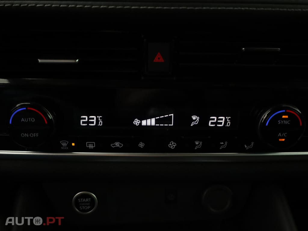 Nissan Qashqai 1.3 DIG-T N-Connecta LED Xtronic