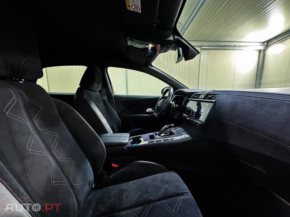 DS DS7 Crossback E-Tense Performance Line EAT8