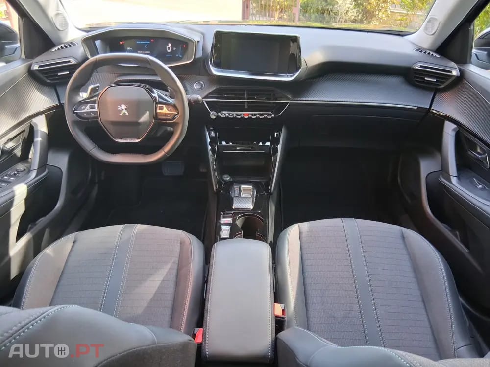 Peugeot 2008 1.2 PureTech Allure EAT8