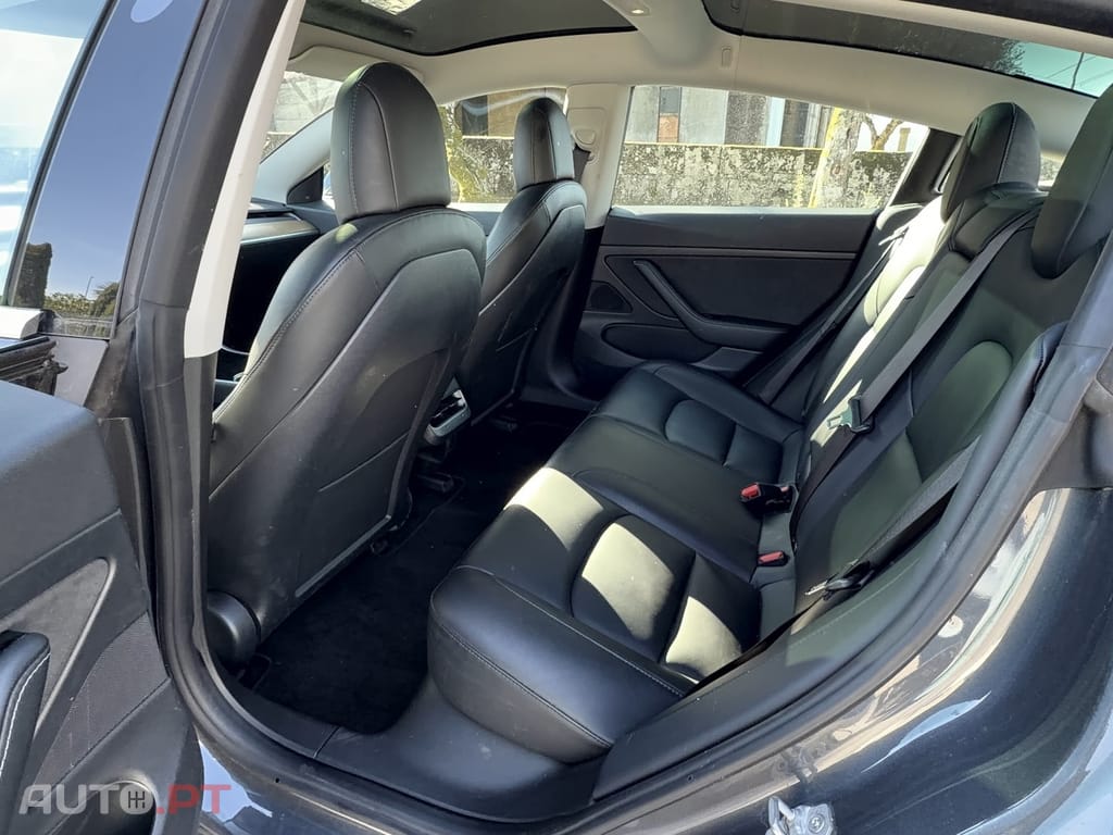 Tesla Model 3 Standard Range Plus RWD