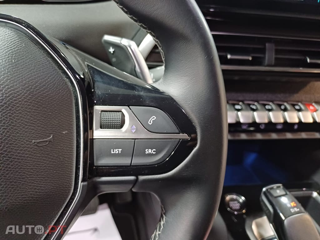 Peugeot 3008 1.6 Hybrid Allure e-EAT8