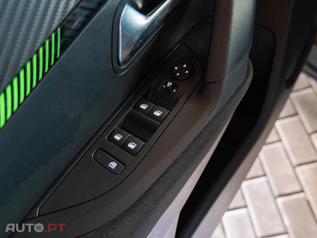 Peugeot 2008 1.2 PureTech Active Pack