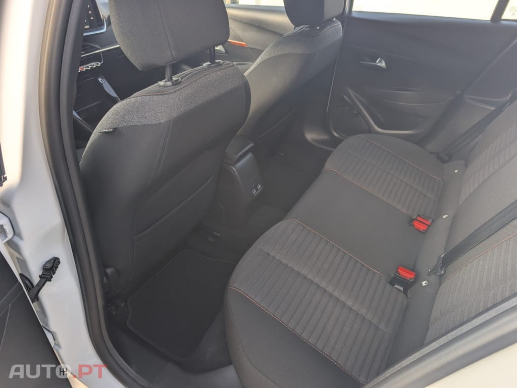 Peugeot E-208 50 kWh Active