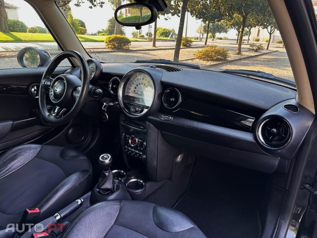 MINI Cooper Cooper D