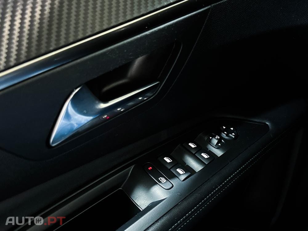 Peugeot 3008 1.2 Hybrid Allure Pack e-DCS6
