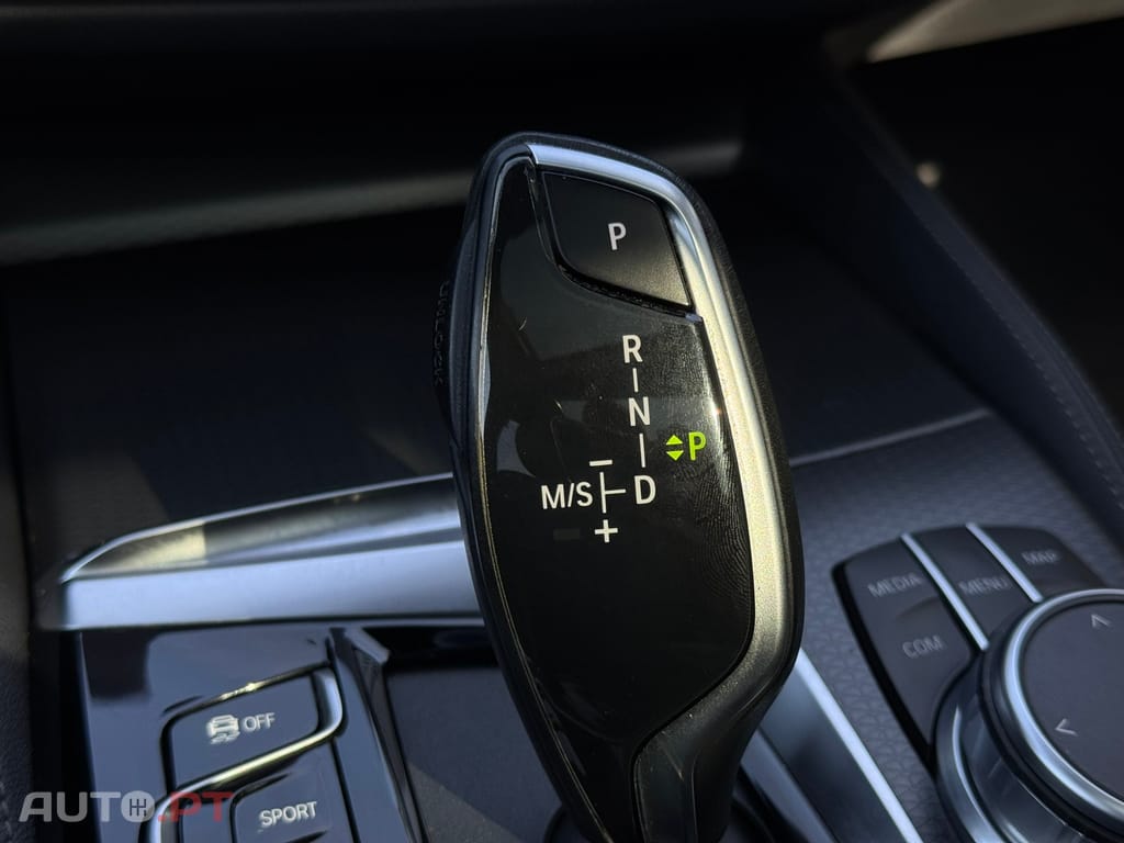 BMW 530 e Pack Desportivo M