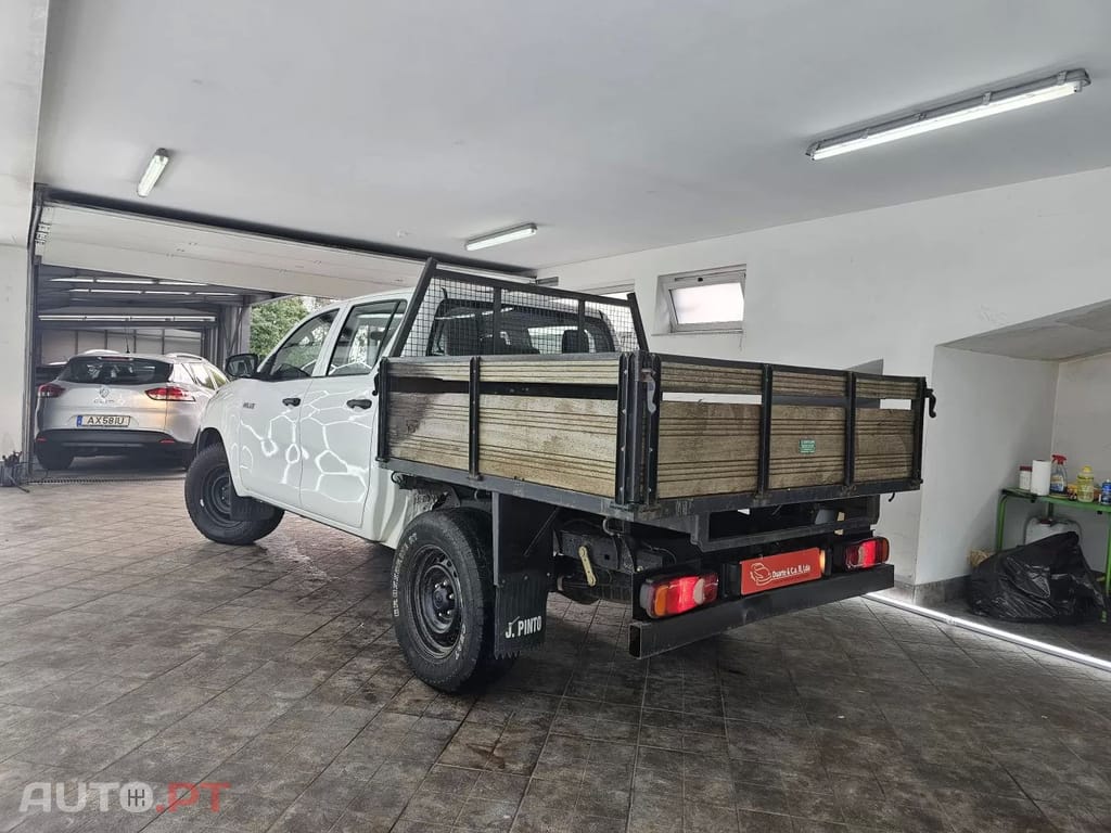 Toyota Hilux 2.4 D-4D 4WD CD CM