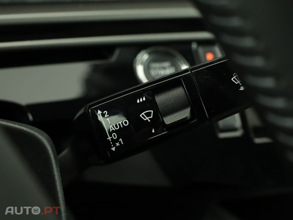 Peugeot 3008 3008 1.2 Hybrid Allure e-DCS6