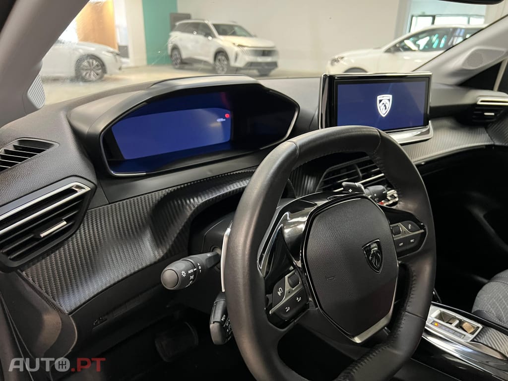 Peugeot 208 1.2 Hybrid Allure e-DCS6