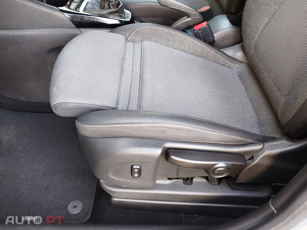 Opel Crossland 1.2 T Business Edition