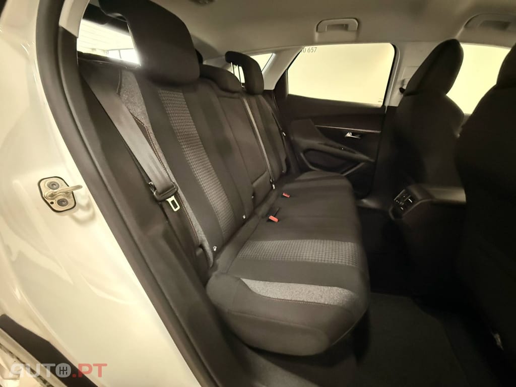 Peugeot 3008 1.5 BlueHDi Active