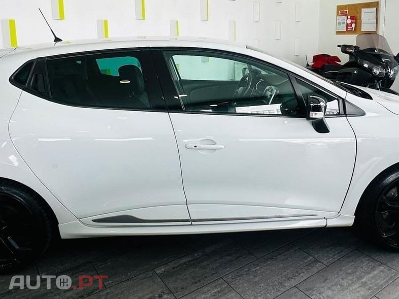 Renault Clio 1.6 T RS Trophy EDC