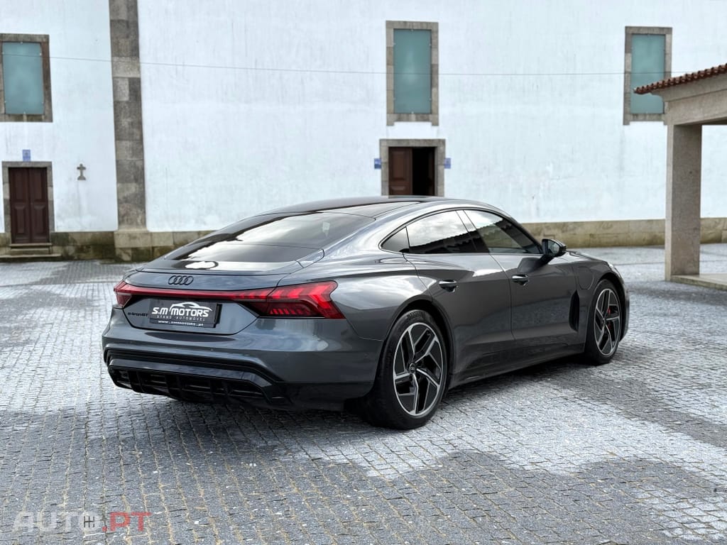 Audi E-Tron GT quattro