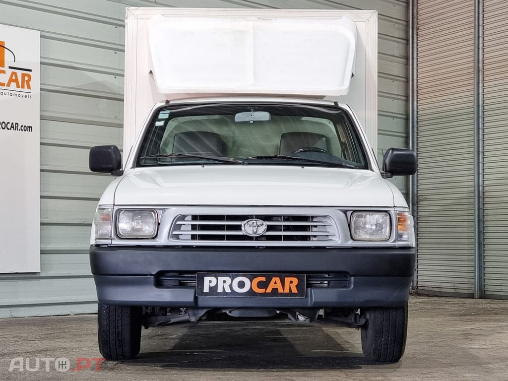 Toyota Hilux 2.4 D LN145LM Cx Met.