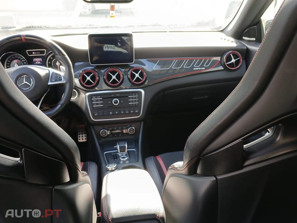 Mercedes-Benz CLA 45 AMG Performance