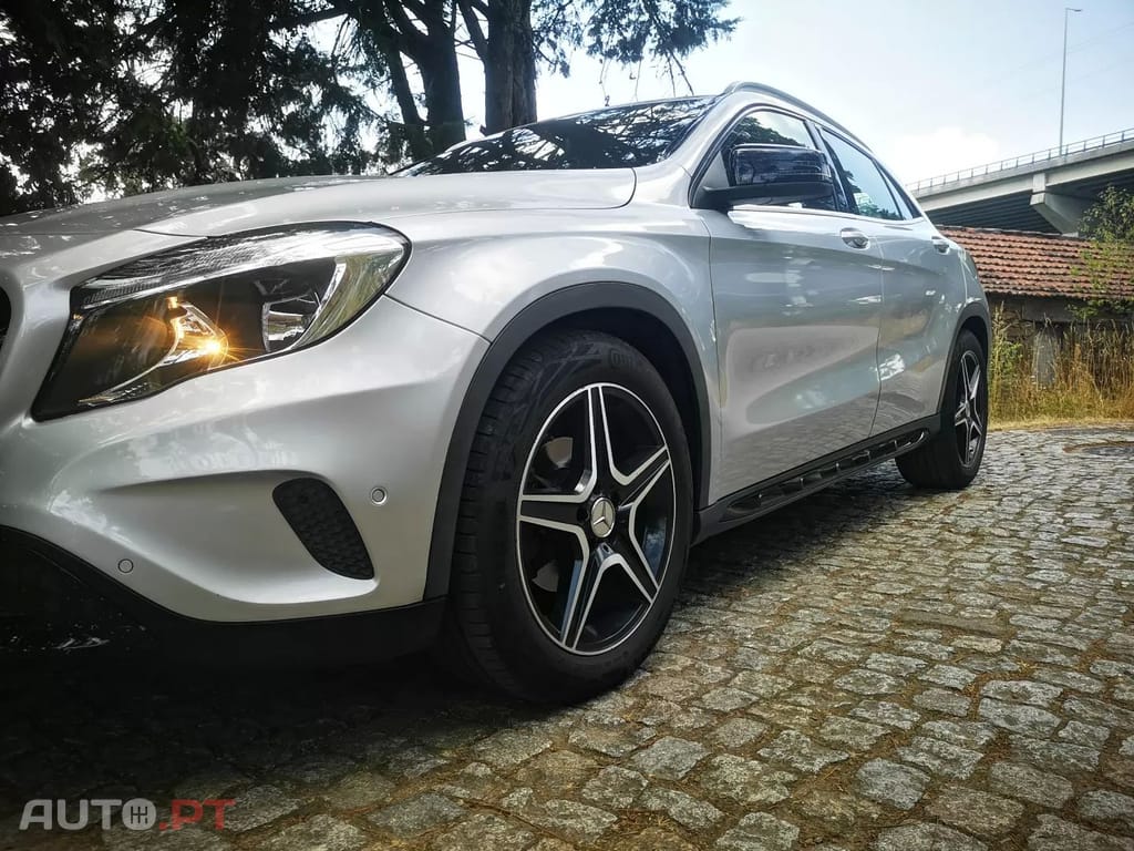 Mercedes-Benz GLA 180 CDI AMG Line — fotografia 4