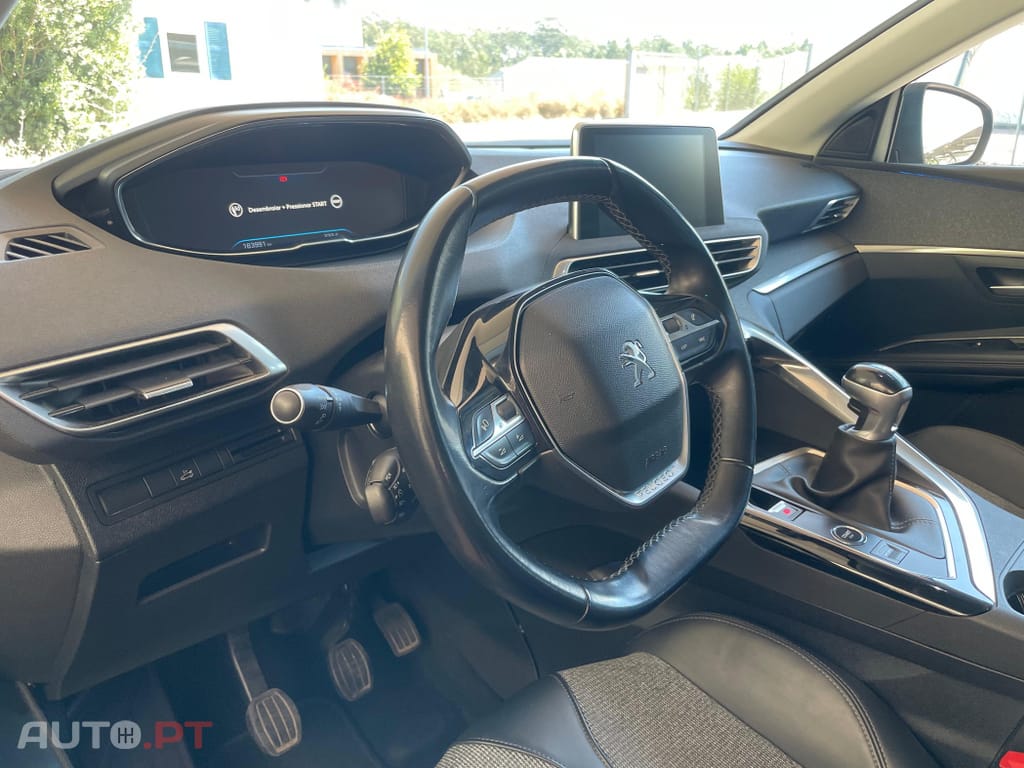 Peugeot 5008 1.5 BlueHDi Allure