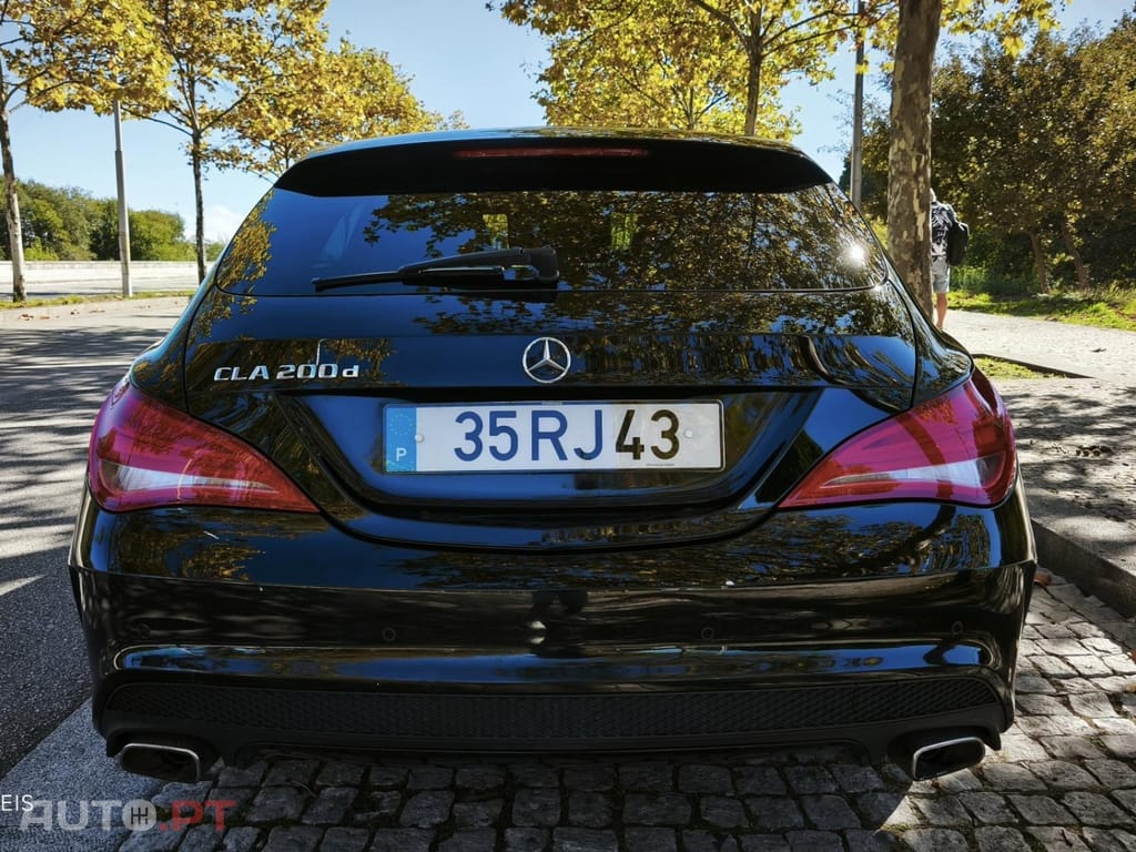 Mercedes-Benz CLA 200 d Shooting Brake AMG Line Aut.