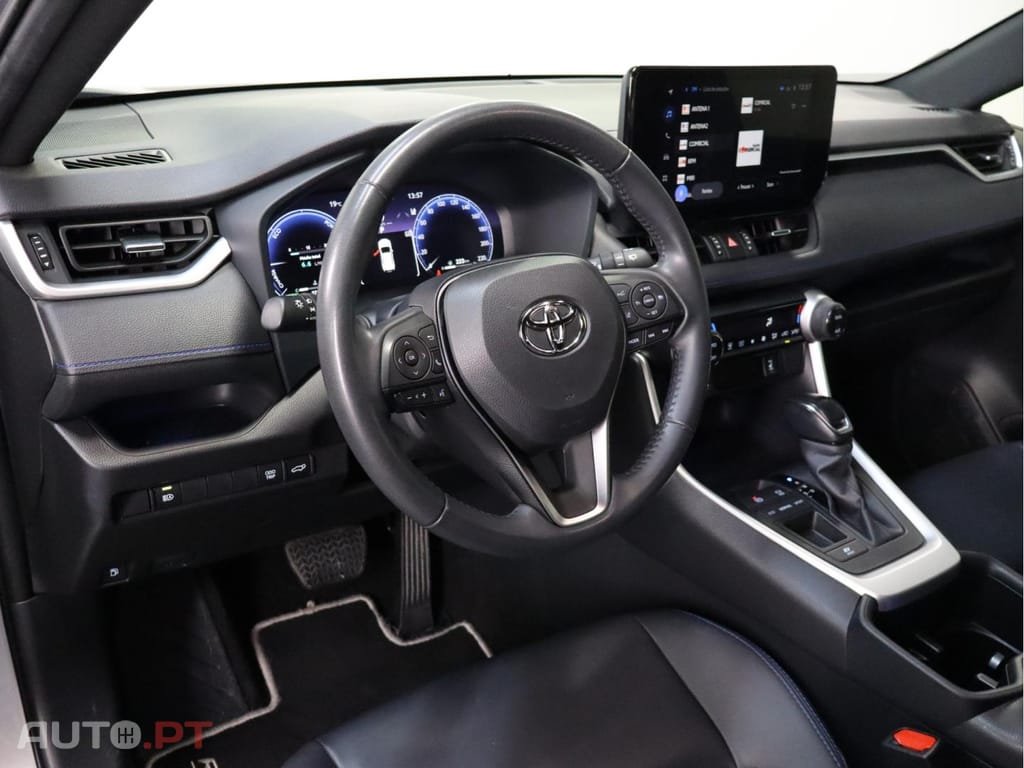 Toyota RAV4  2.5 HDF Comfort