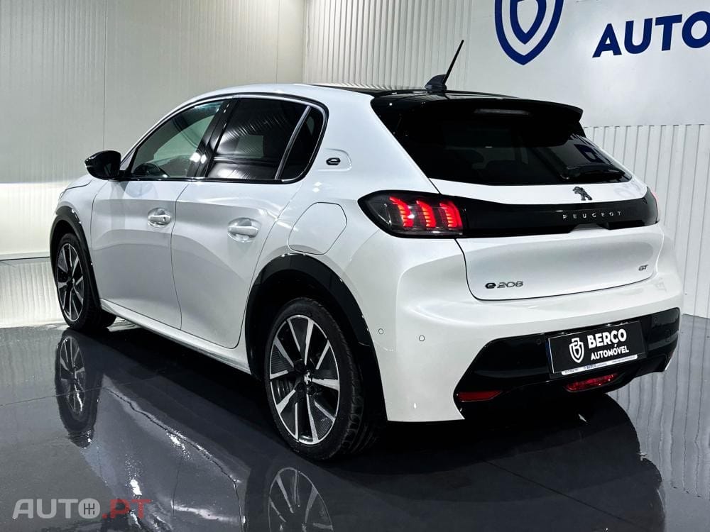 Peugeot E-208 50 kWh GT Pack