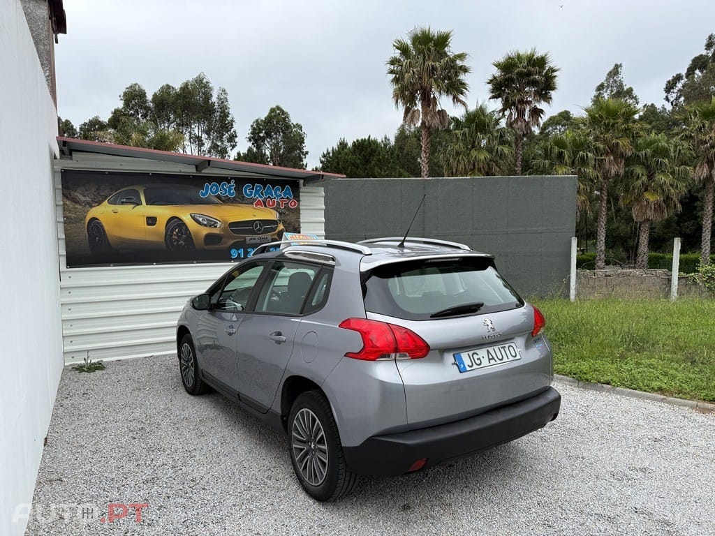 Peugeot 2008 1.2 VTi Active