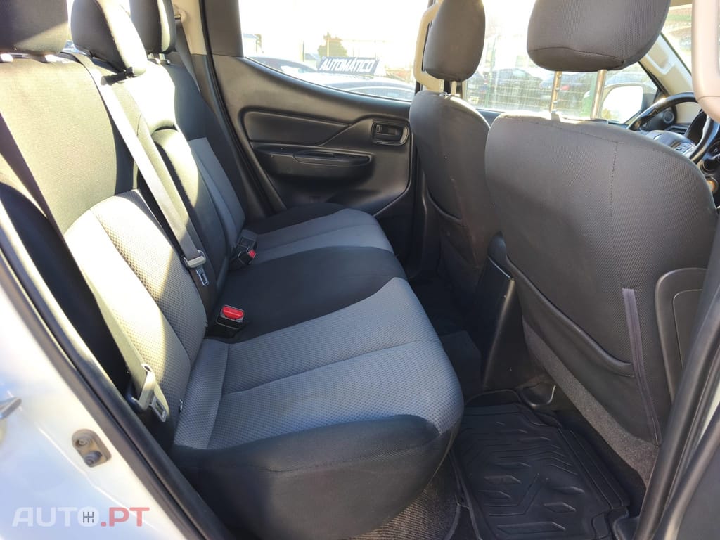 Mitsubishi L200 2.3 DI-D Strakar Space Cab Connect Edition 4WD