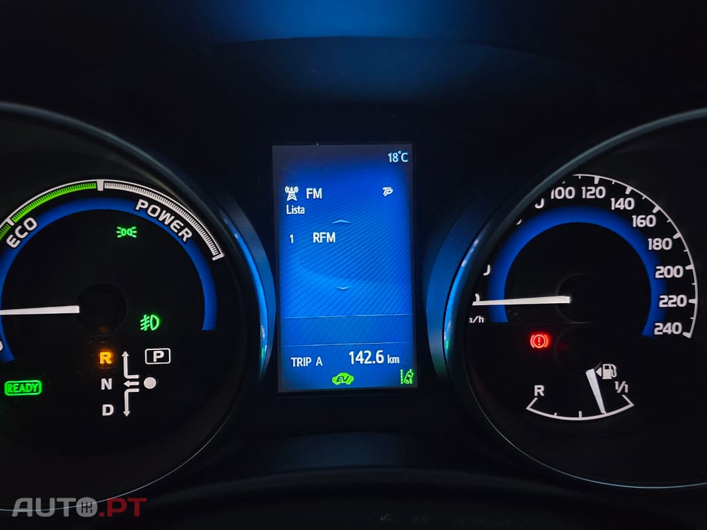 Toyota Auris Touring Sports 1.8HSD SQUARE COLLECTION