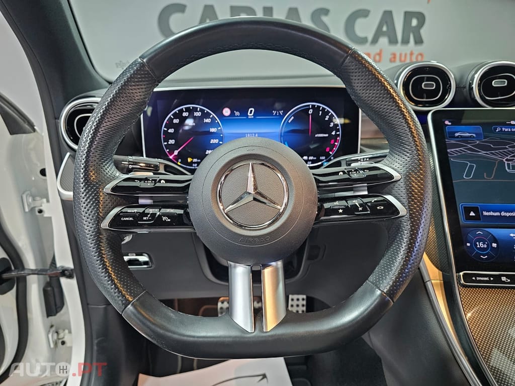 Mercedes-Benz GLC 300 de 4MATIC Coupé AMG Line — fotografia 14