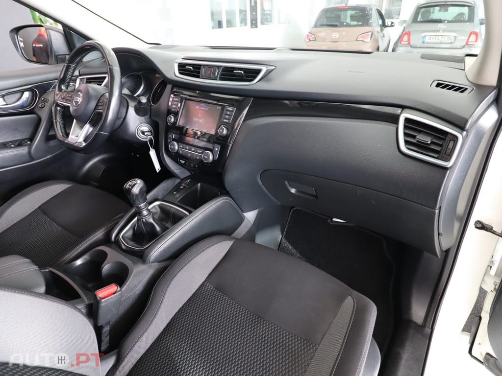 Nissan Qashqai 1.5 dCi N-Connecta J18