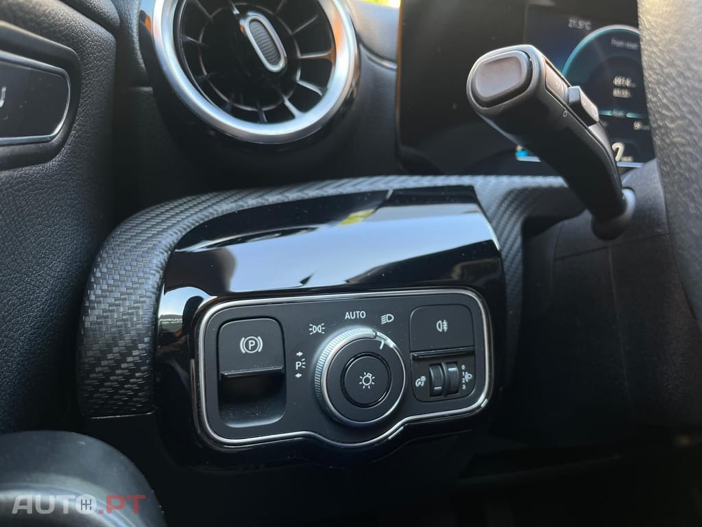 Mercedes-Benz CLA 180 SB DCT 