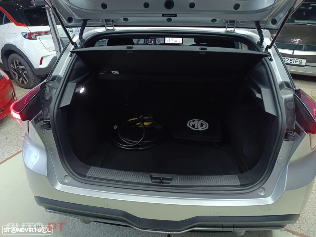 MG MG4 77 kWh Extended Range Luxury