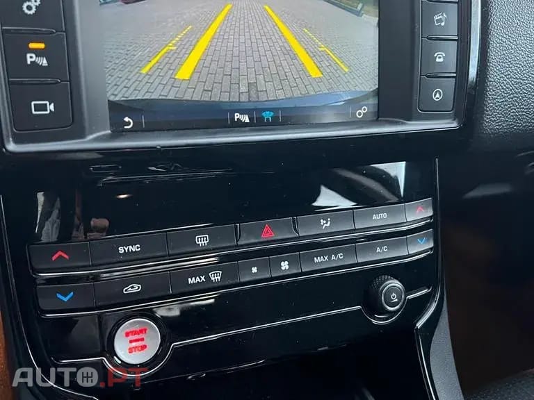 Jaguar XE 2.0 D Prestige
