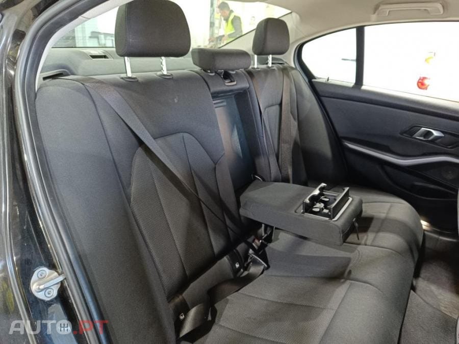 BMW 330 e Auto