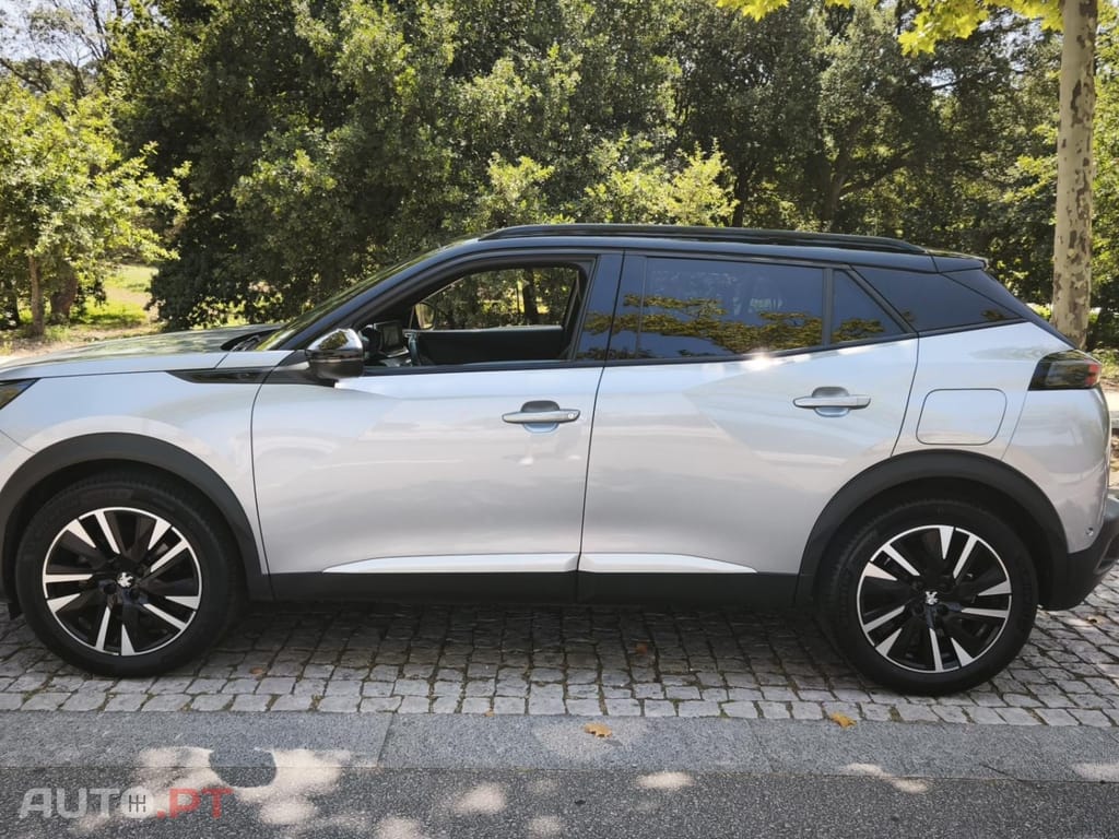 Peugeot e-2008 50 kWh GT — fotografia 8