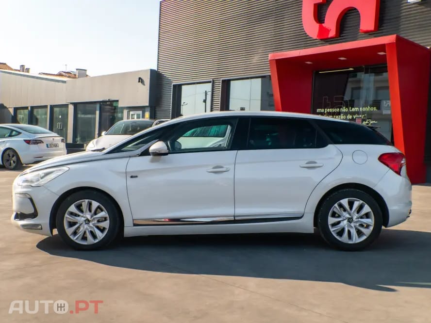 Citroen DS5 2.0 HDi Hy4 So Chic CMP6 102g