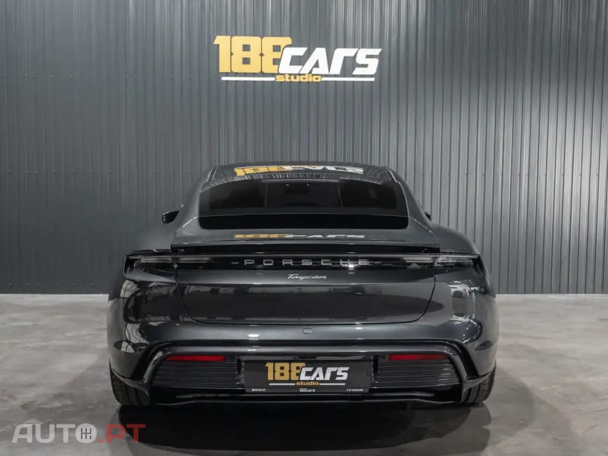 Porsche Taycan 4