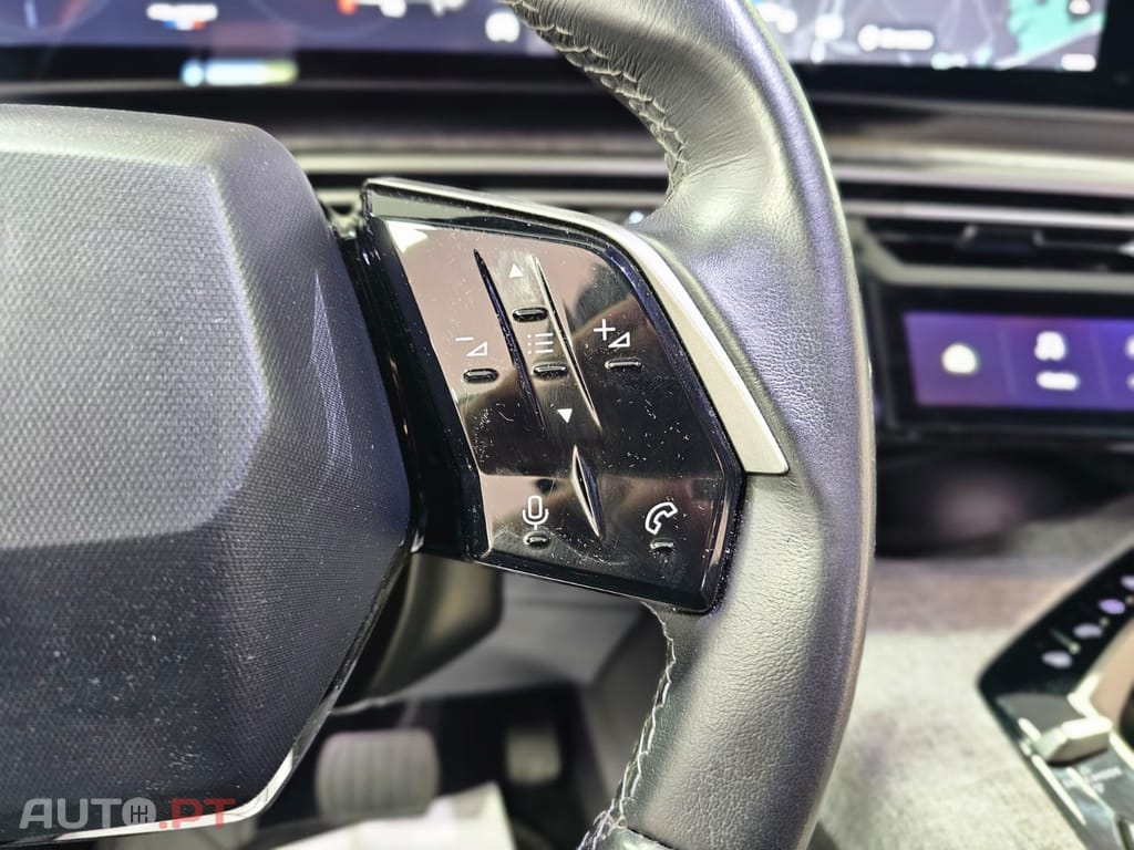 Peugeot 3008 1.2 Hybrid Allure e-DCS6