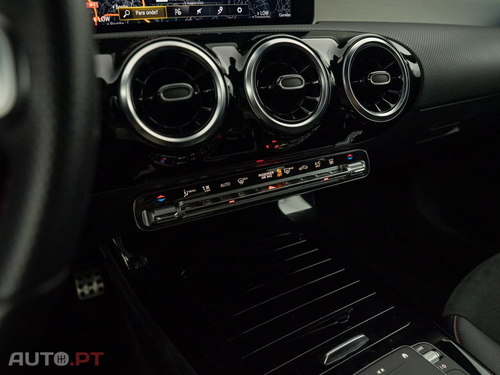 Mercedes-Benz A 250 e AMG Line
