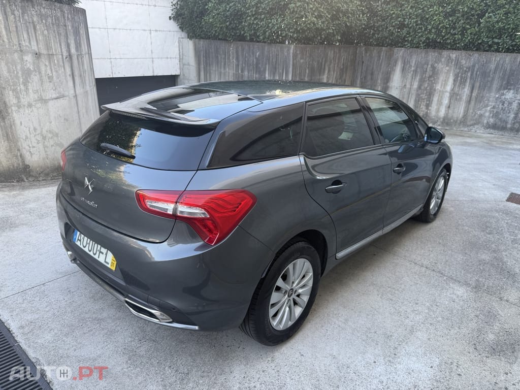 Citroen DS5 1.6 e-HDi Air. So Chic CMP6 112g